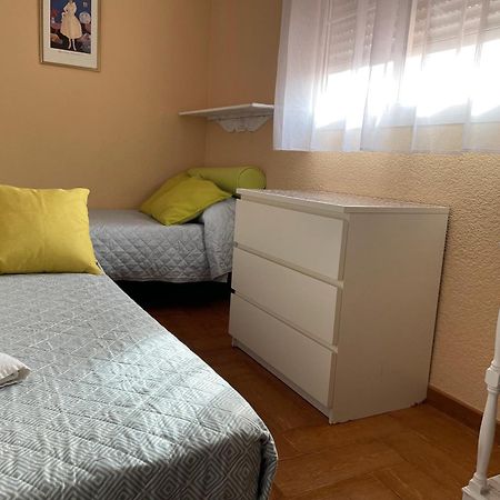 Familia Anfitriona Acoge Apartment เซบีญา ภายนอก รูปภาพ