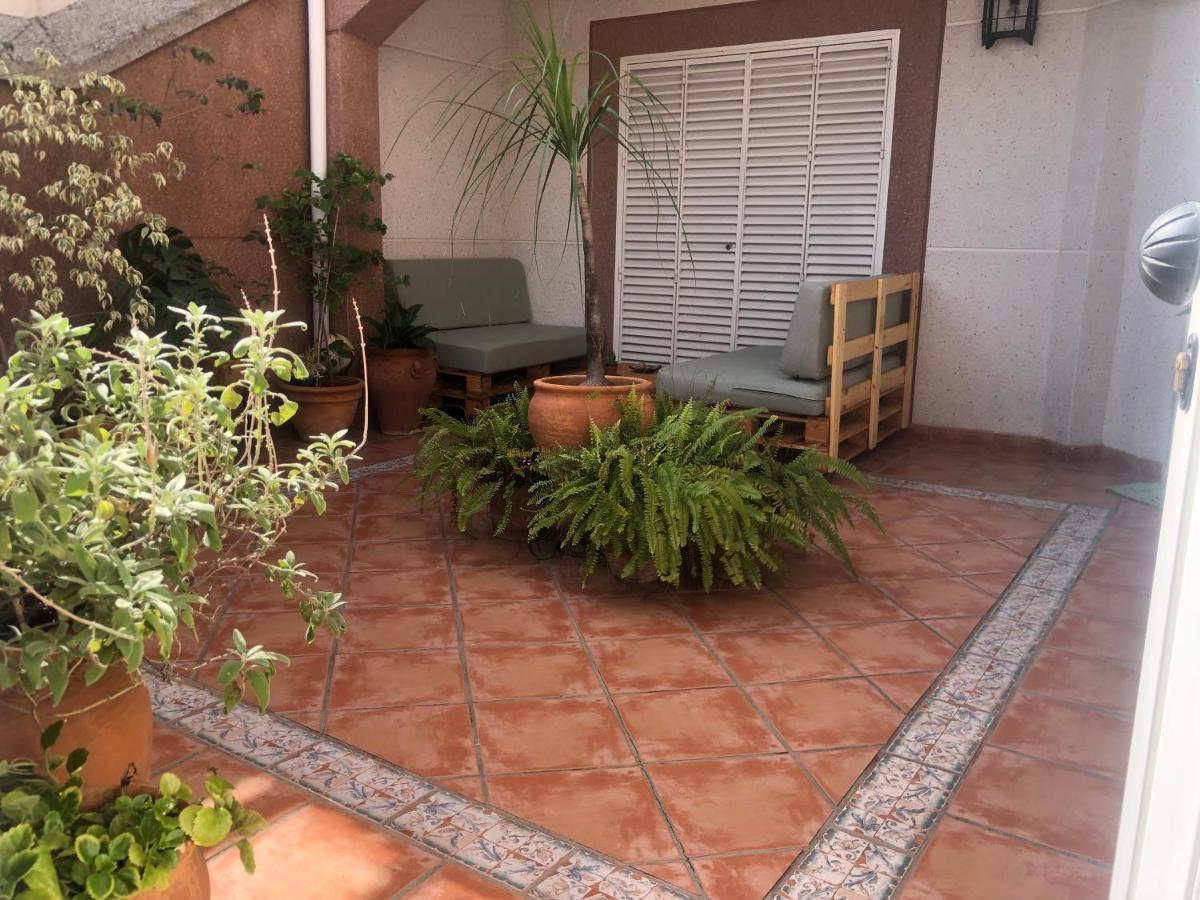 Familia Anfitriona Acoge Apartment เซบีญา ภายนอก รูปภาพ